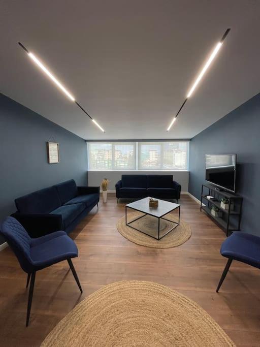 Апартаменти Voyage Penthouse Тирана Екстер'єр фото